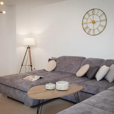 Apartament Lasta - Private Parking X2 *