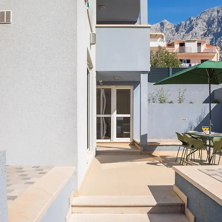 Lasta - Private Parking X2 * Makarska
