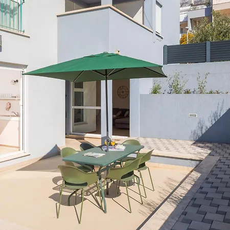 Apartment Lasta - Private Parking X2