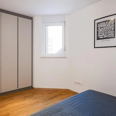 Lasta - Private Parking X2 Apartment *