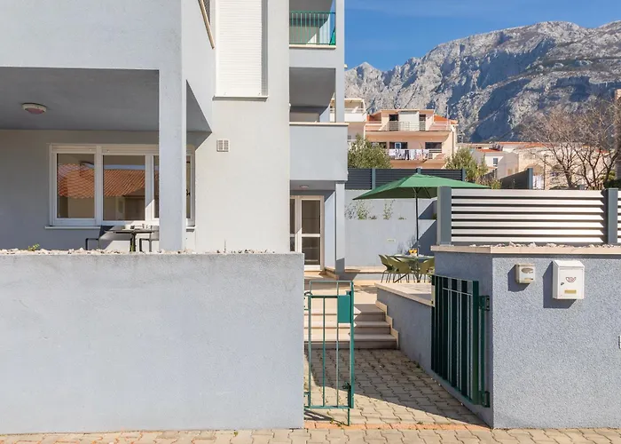 Lasta - Private Parking X2 * Makarska