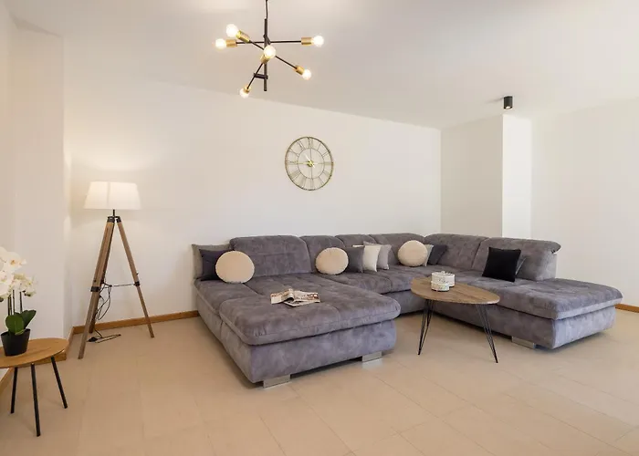 Apartment Lasta - Private Parking X2