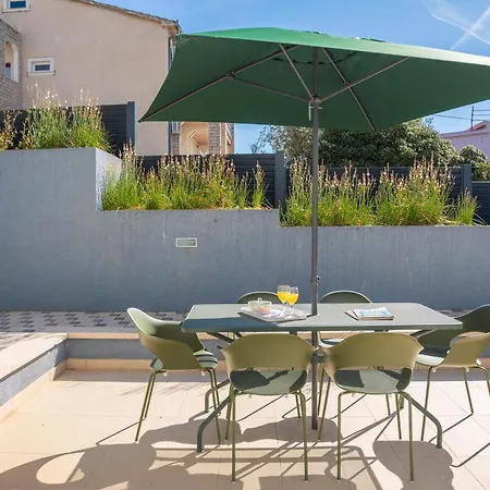 Apartment Lasta - Private Parking X2